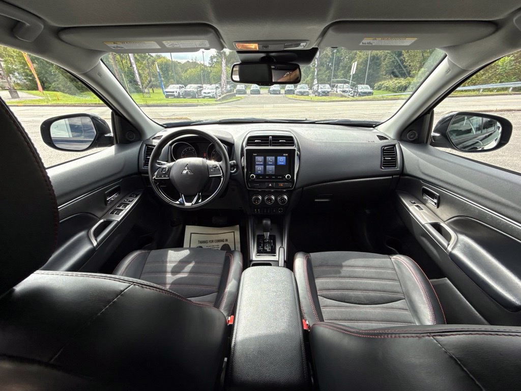 Used 2025 Mitsubishi Outlander Sport ES AWD/4WD image 12