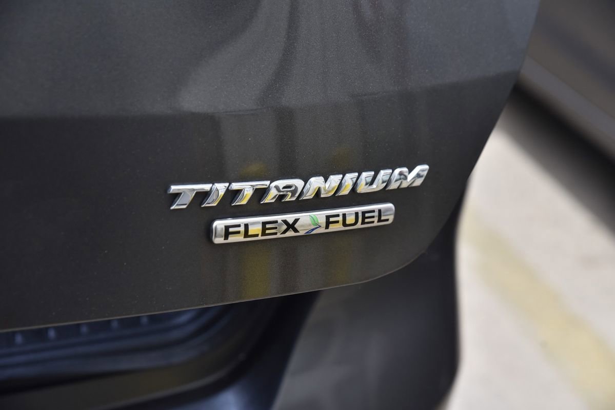 Used 2015 Ford Focus Titanium w/ Titanium Cold Weather Package image 17