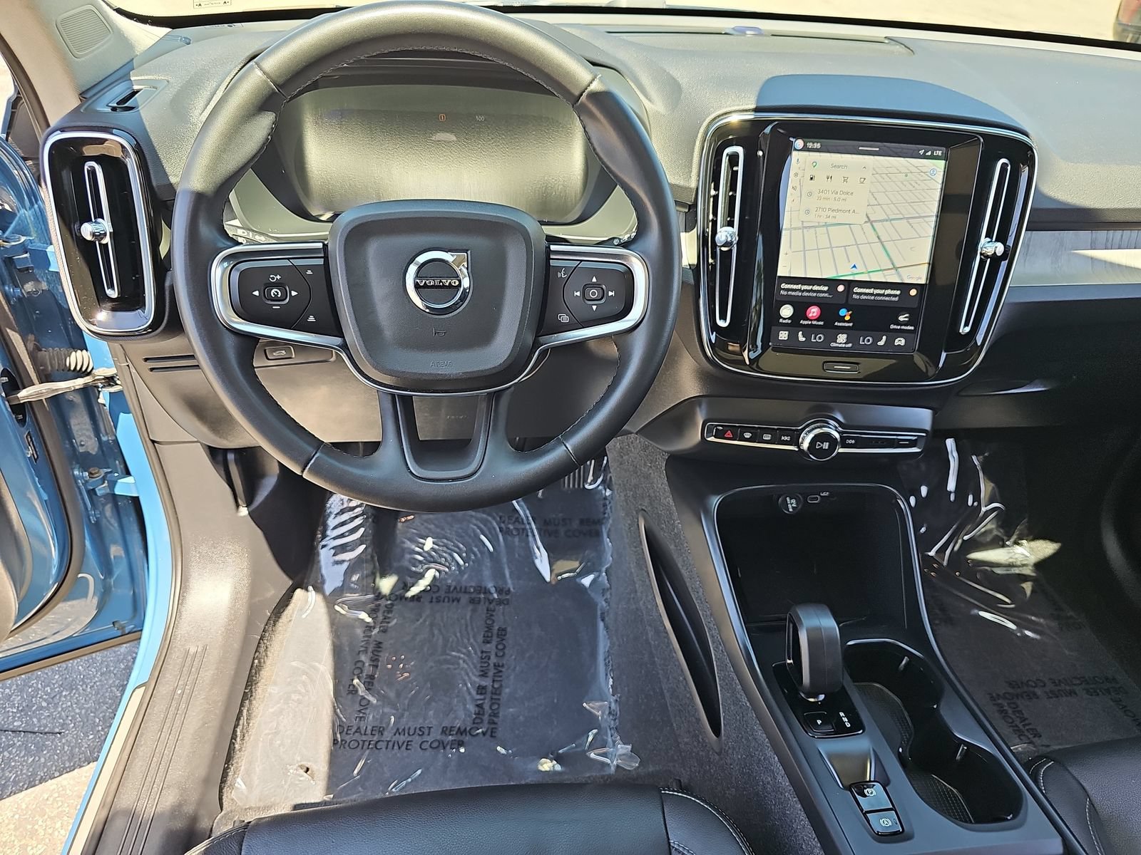 Used 2024 Volvo XC40 B5 Core AWD/4WD image 16