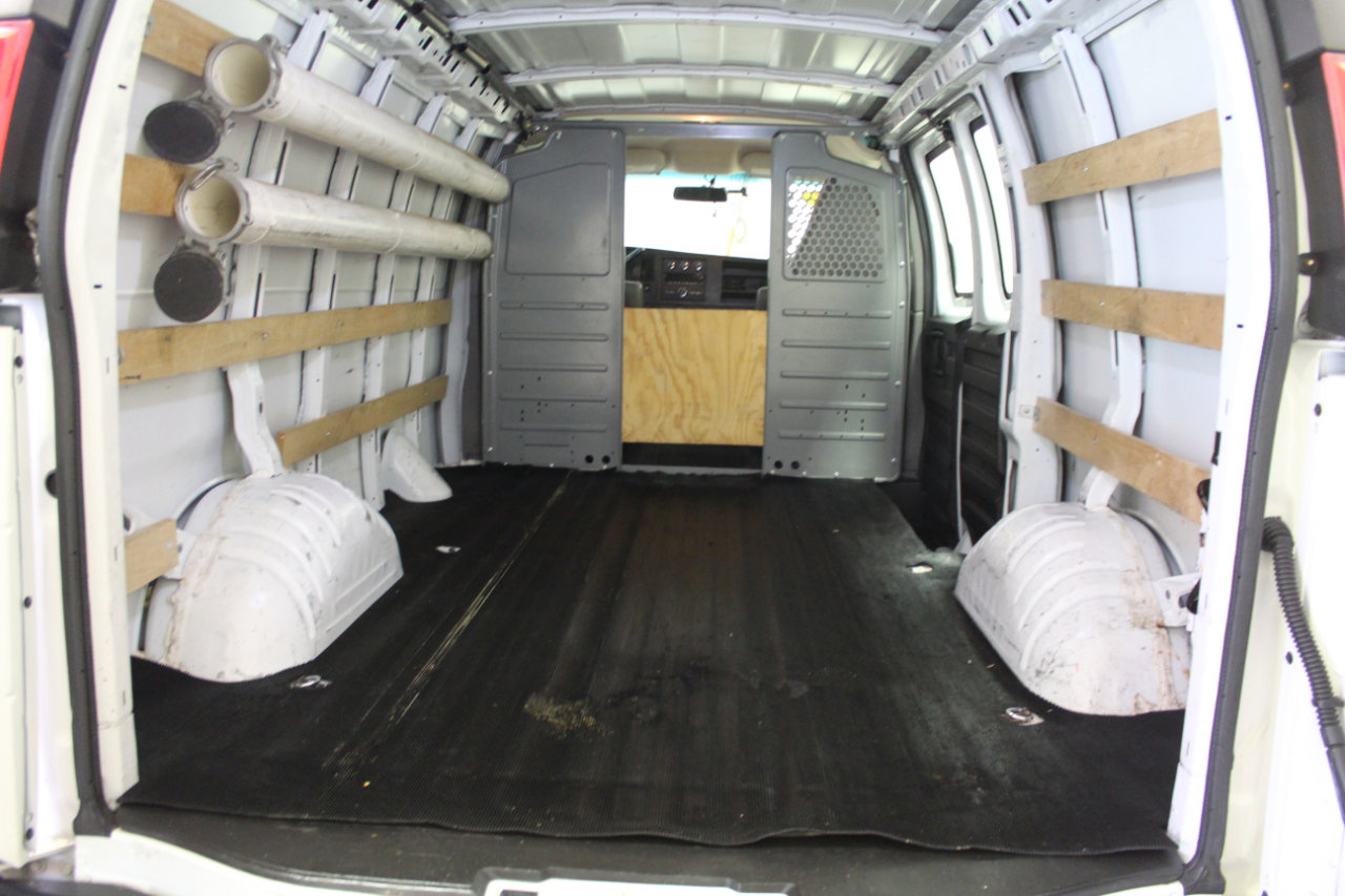 Used 2018 Chevrolet Express 2500 RWD 2500 135 w/ Driver Convenience Package image 24