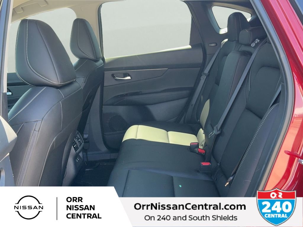 Used 2025 Nissan Murano SV FWD image 13
