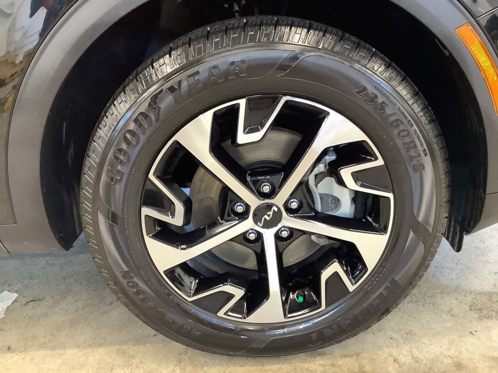 Certified 2023 Kia Sportage EX w/ EX Premium Package AWD/4WD image 32
