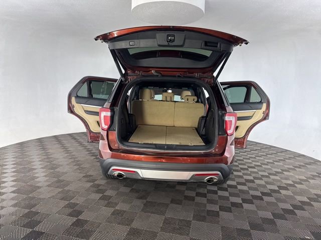 Used 2016 Ford Explorer XLT w/ Equipment Group 201A image 16