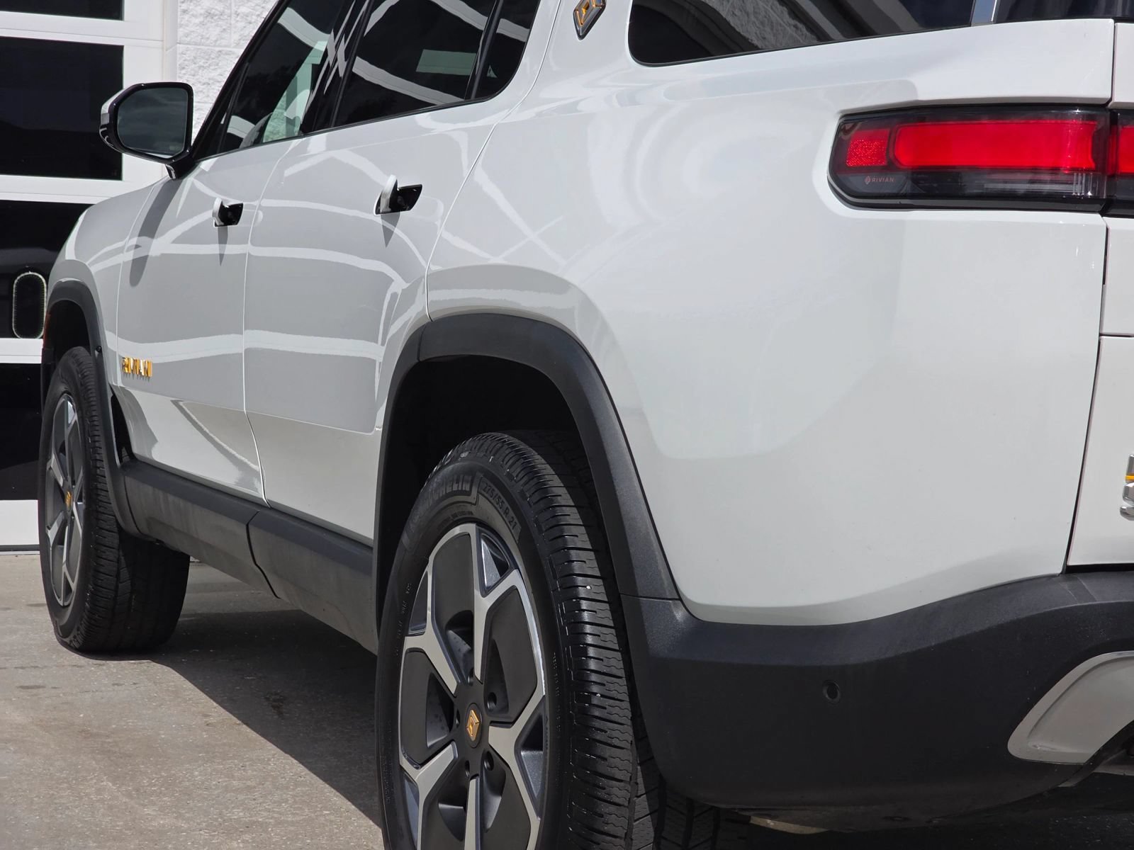 Used 2023 Rivian R1S Adventure Quad AWD/4WD image 40