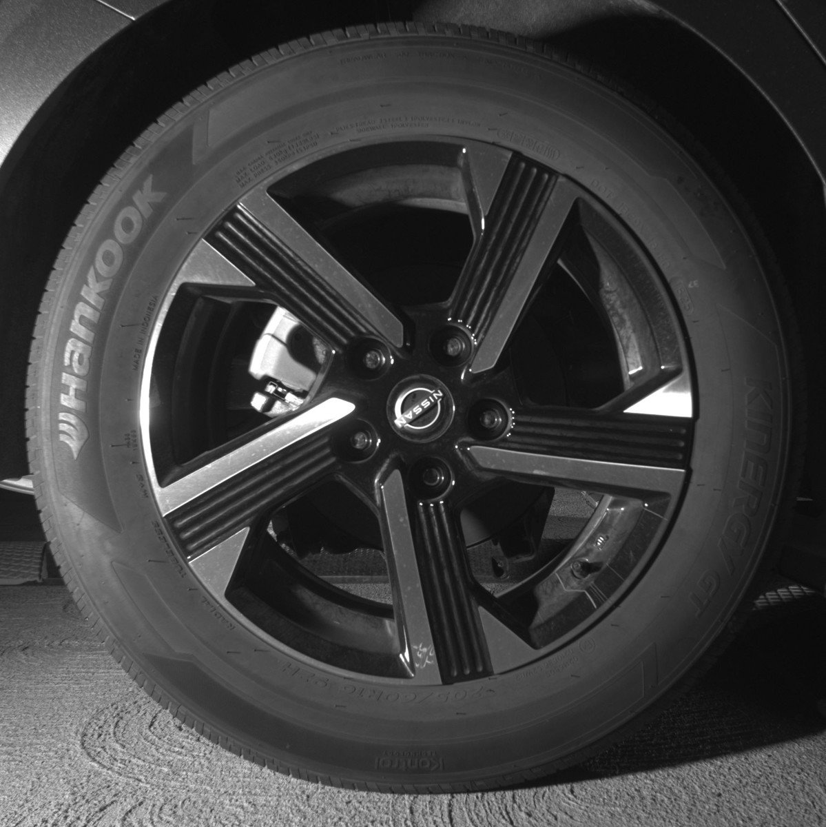 Used 2025 Nissan Sentra SV FWD image 15
