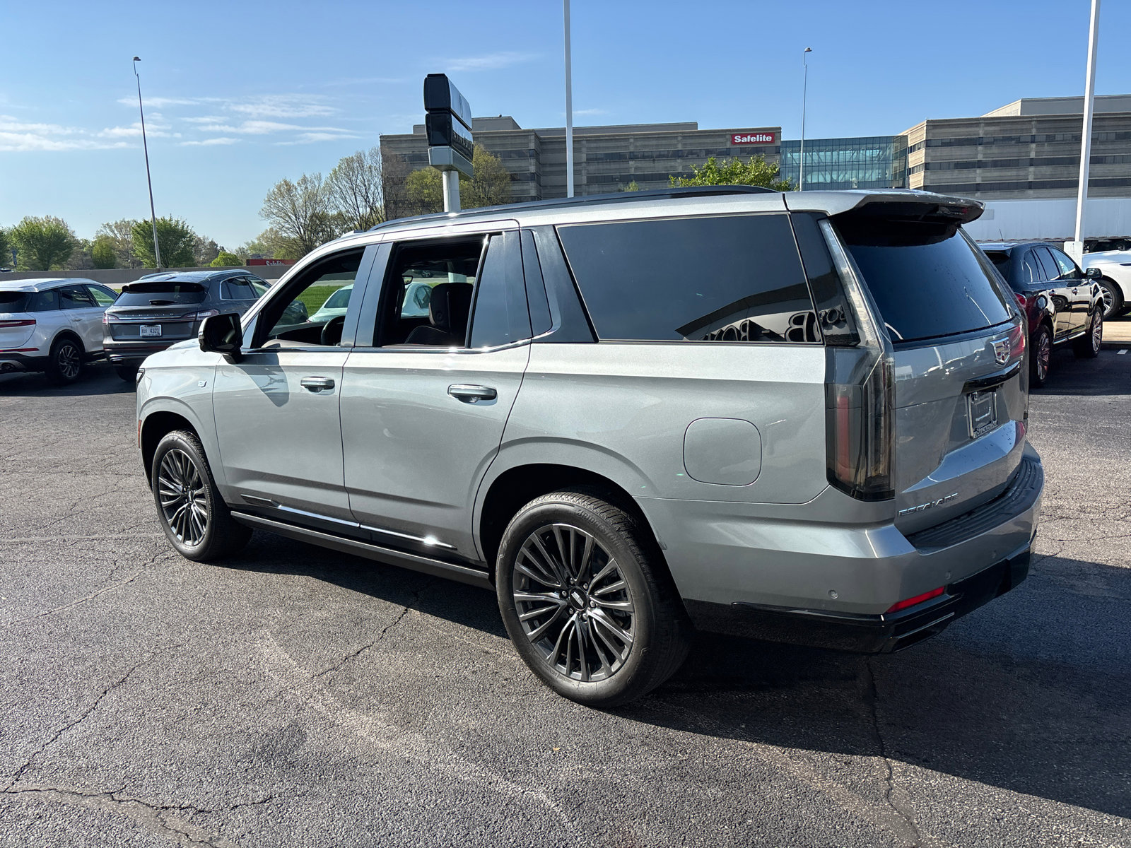 Used 2025 Cadillac Escalade Sport Platinum AWD/4WD image 5