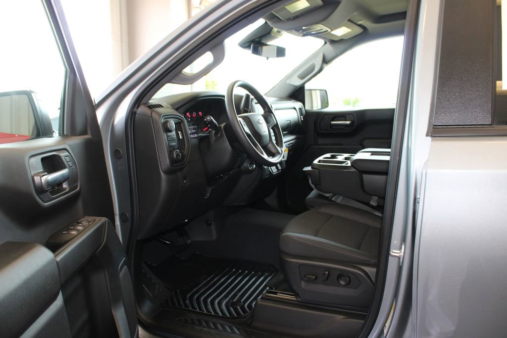 Used 2025 Chevrolet Silverado 1500 Custom Trail Boss AWD/4WD image 31