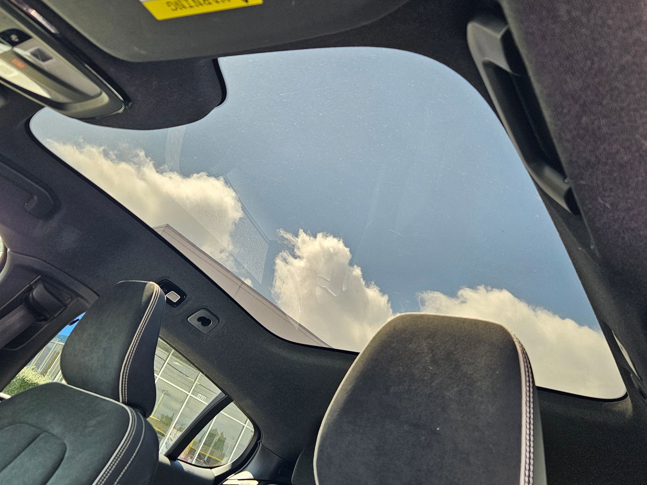 Used 2023 Volvo C40 P8 Recharge Plus image 21