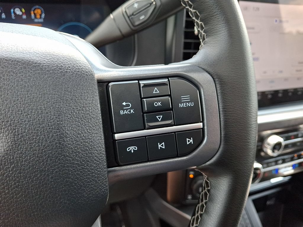 Used 2025 Ford F250 Lariat AWD/4WD image 21