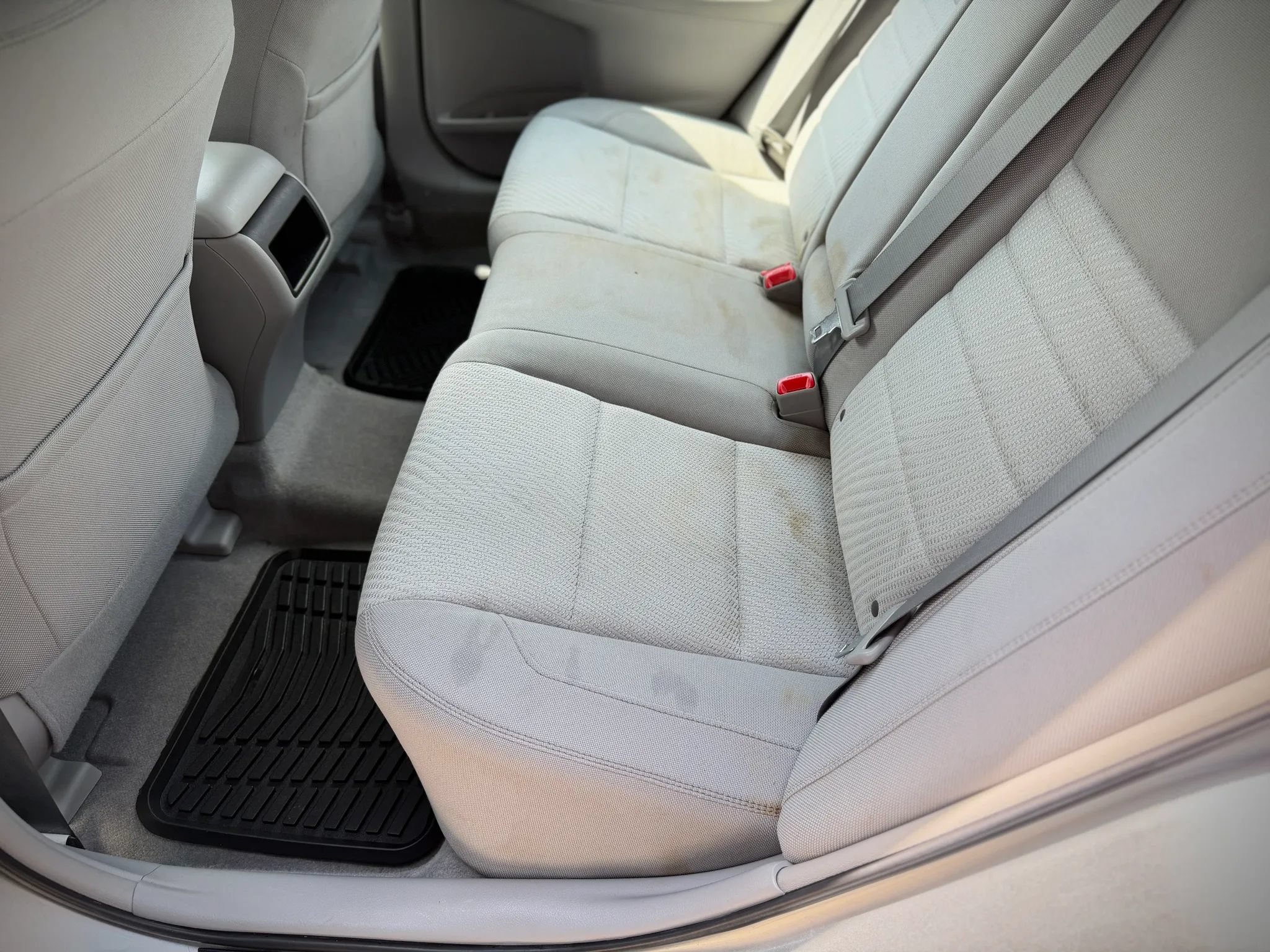 Used 2017 Toyota Camry LE FWD image 14
