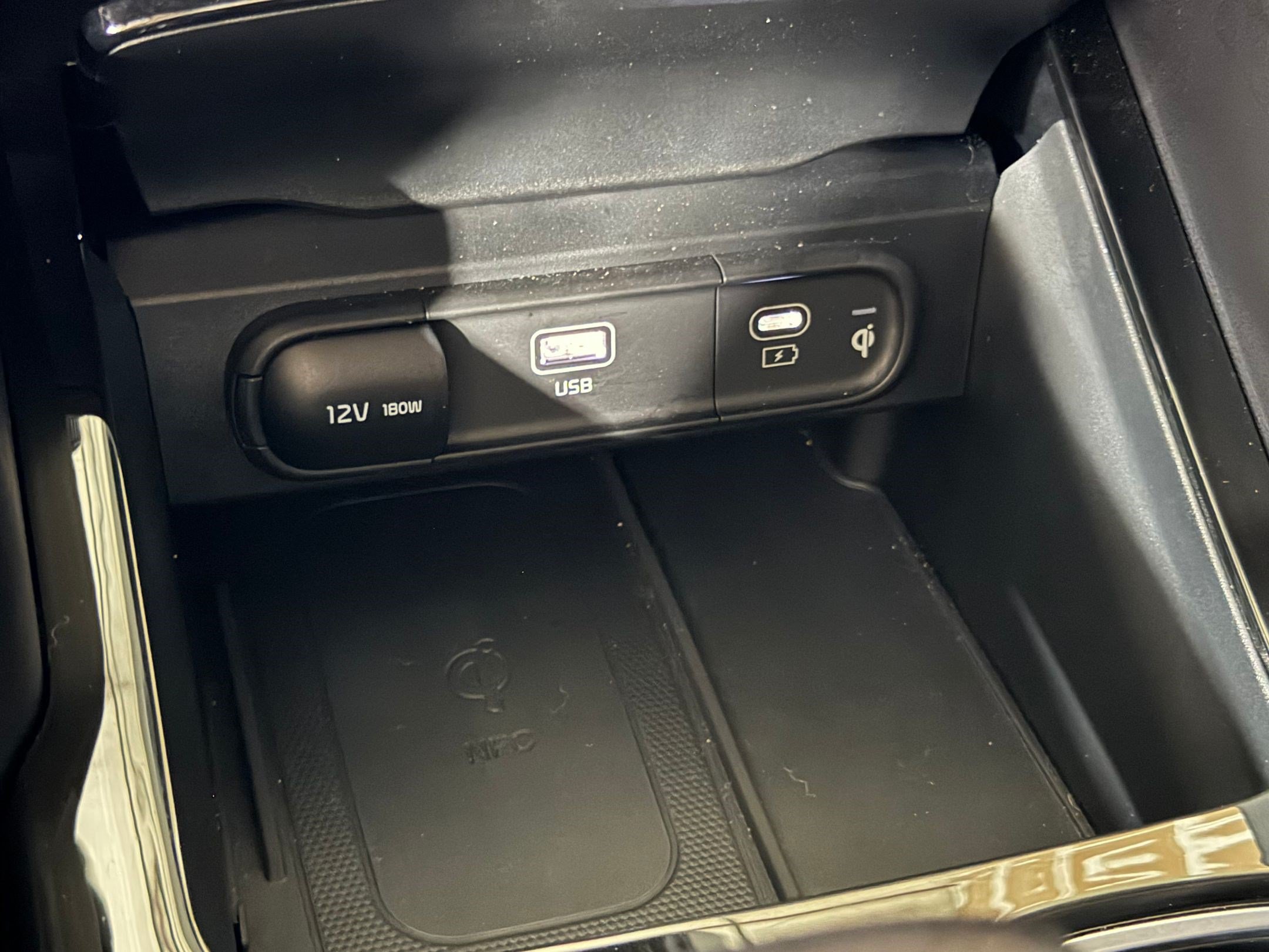 Used 2024 Kia Telluride SX w/ Towing Package FWD image 39
