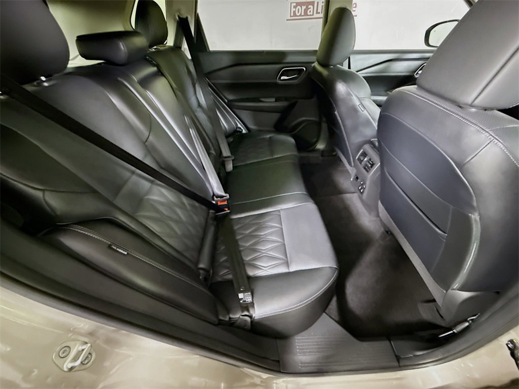 Certified 2024 Nissan Rogue Platinum w/ Platinum Premium Package image 33