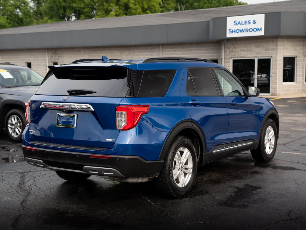 Used 2020 Ford Explorer XLT w/ Equipment Group 202A AWD/4WD image 6