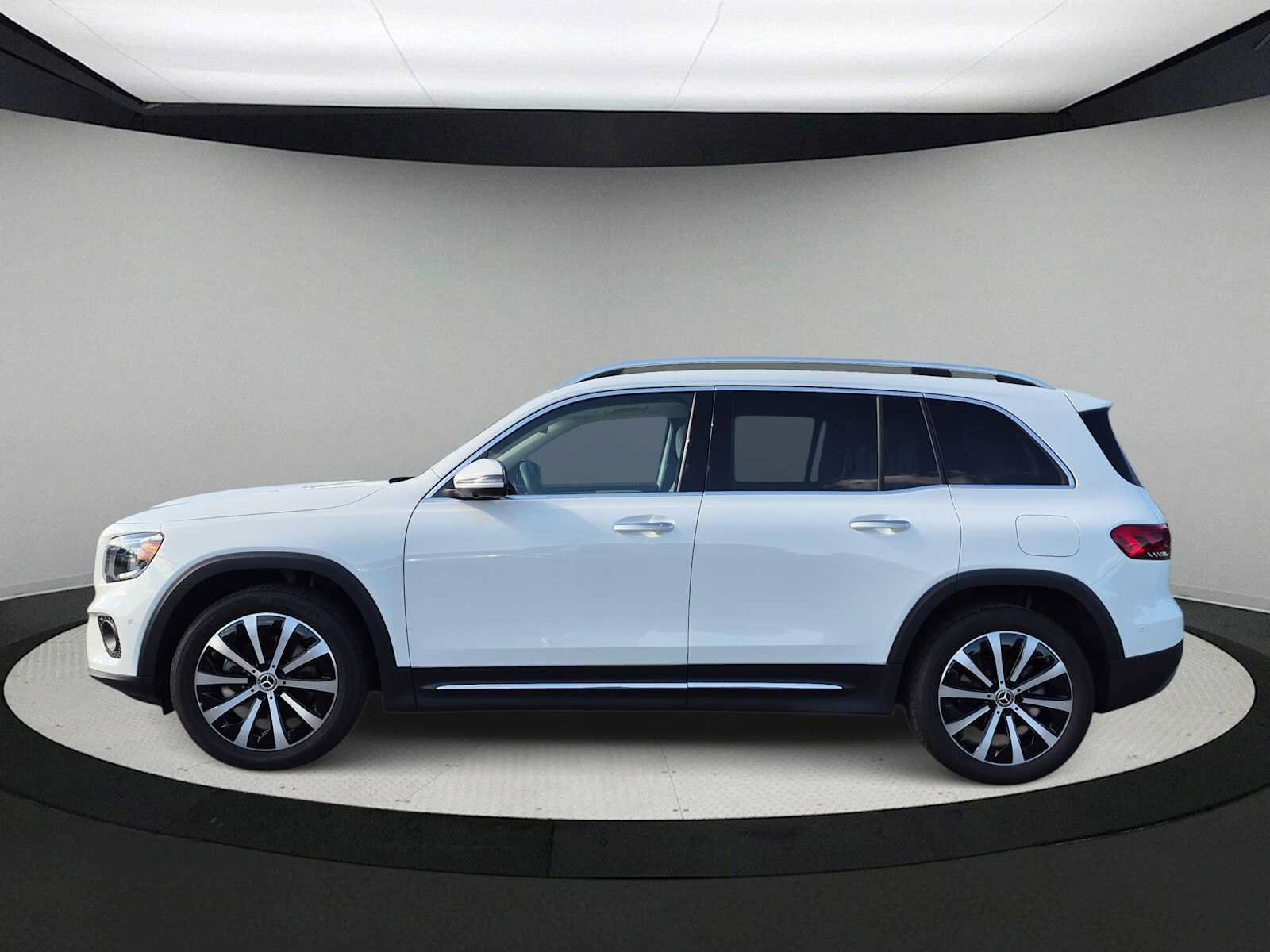 Used 2021 Mercedes-Benz GLB 250 4MATIC image 5