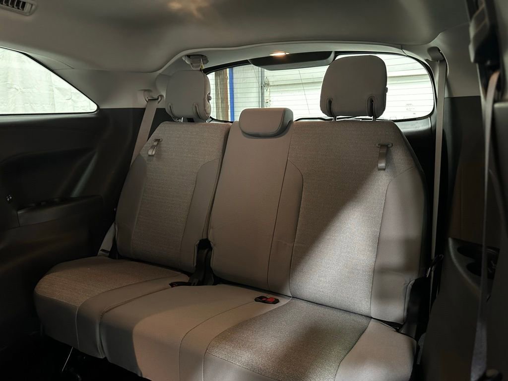 Used 2025 Toyota Sienna LE image 50
