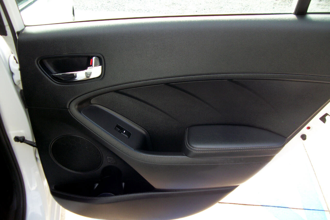 Used 2016 Kia Forte EX image 11