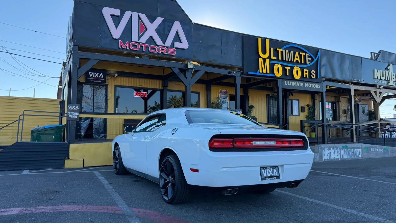 Used 2012 Dodge Challenger SXT RWD image 7