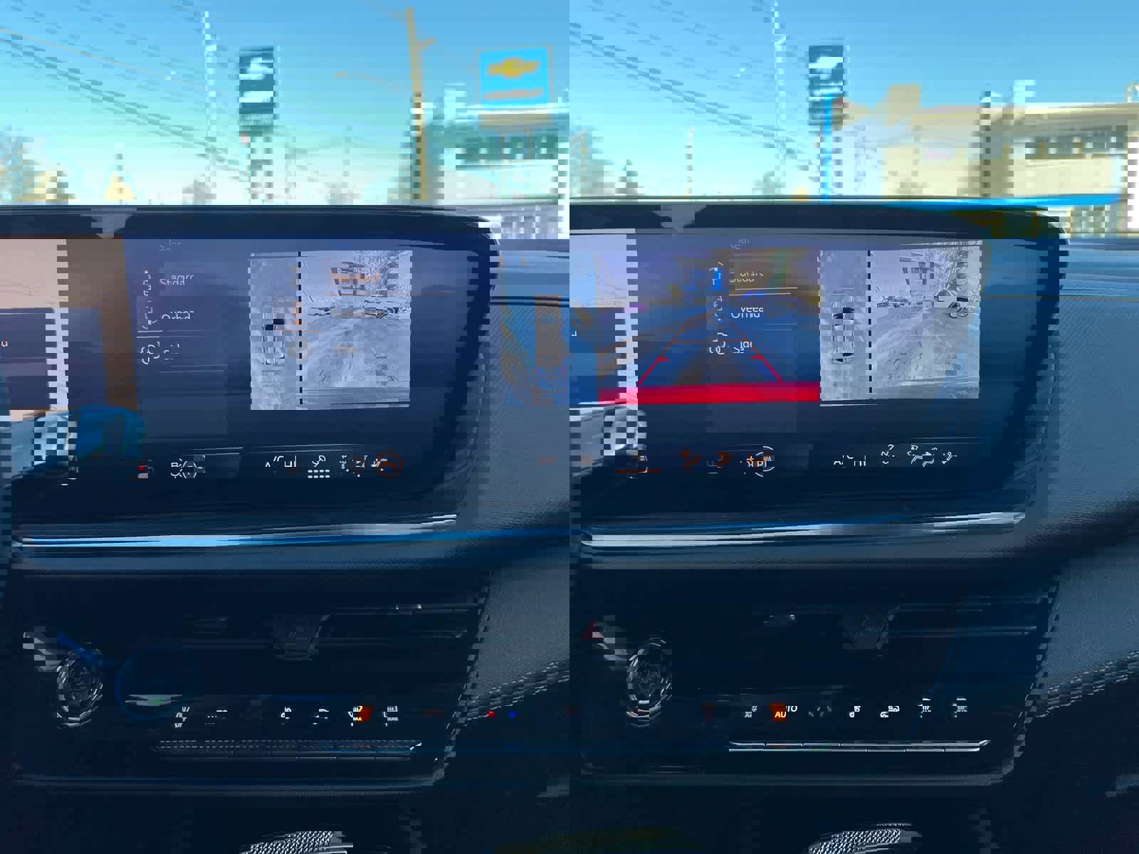 Certified 2025 Buick Envision Preferred image 28