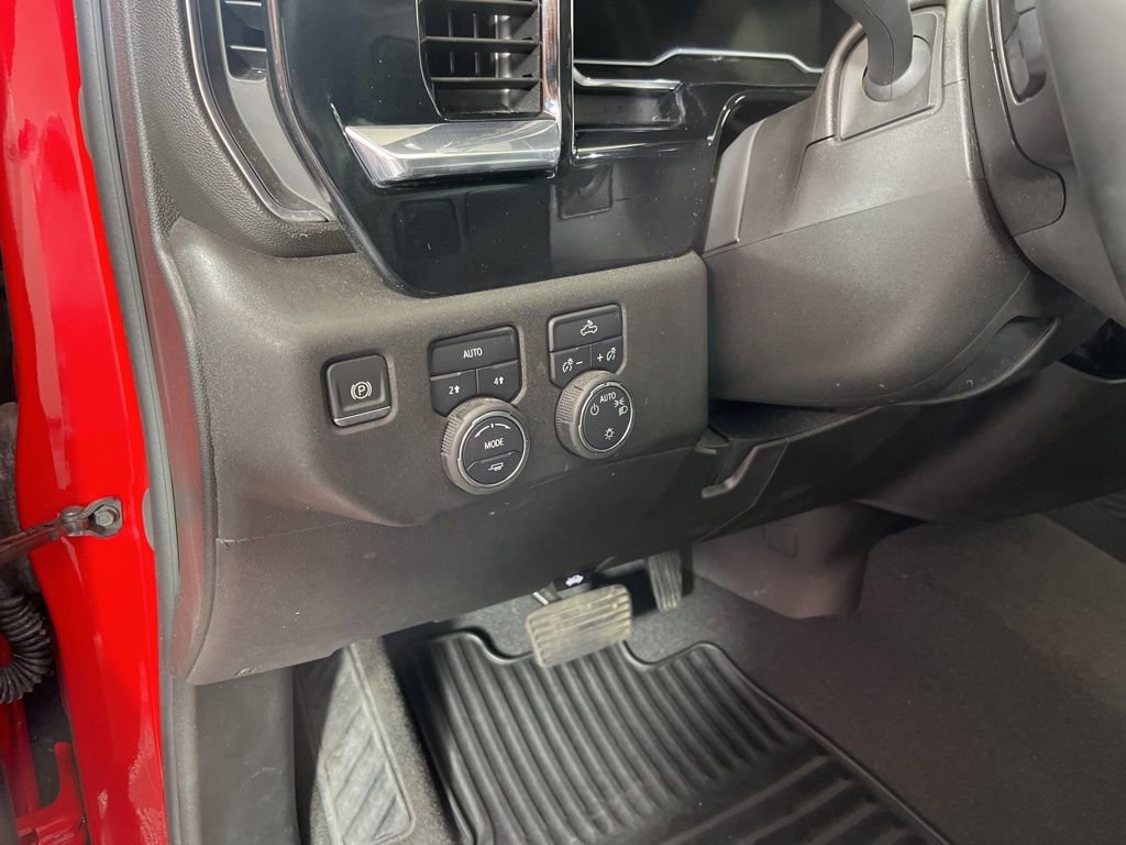 Used 2024 Chevrolet Silverado 1500 LT image 21