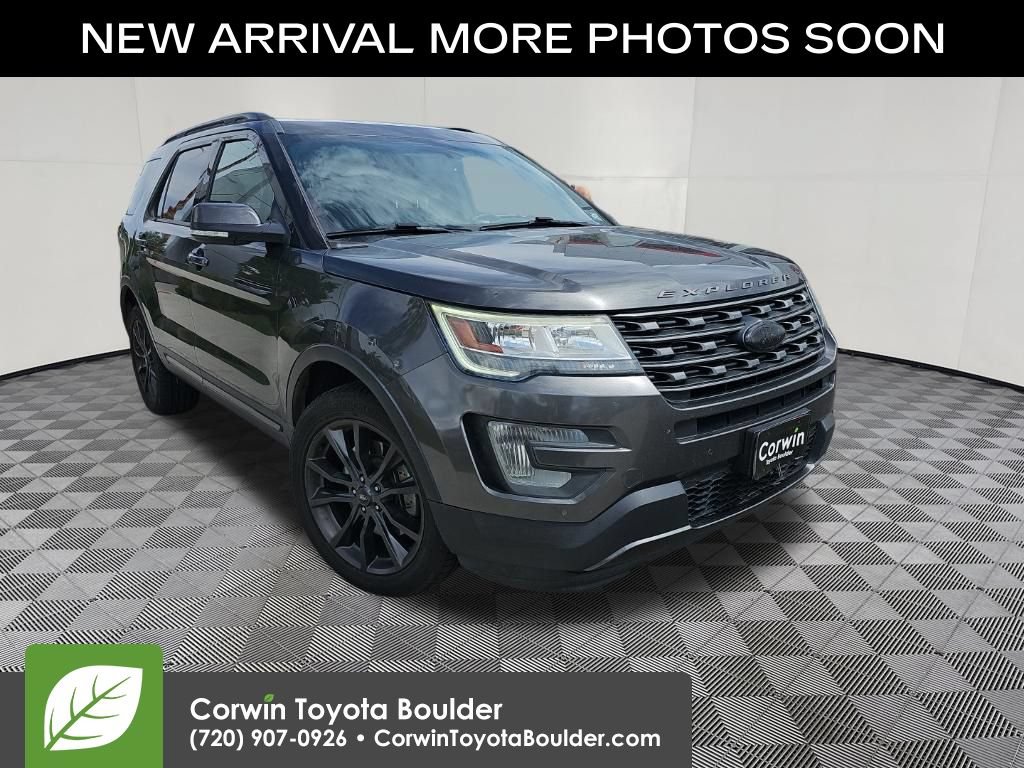 Used 2017 Ford Explorer XLT w/ Equipment Group 202A AWD/4WD image 1