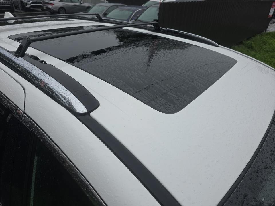 Used 2018 Chrysler Pacifica Limited w/ Advanced Safetytec Group FWD image 5
