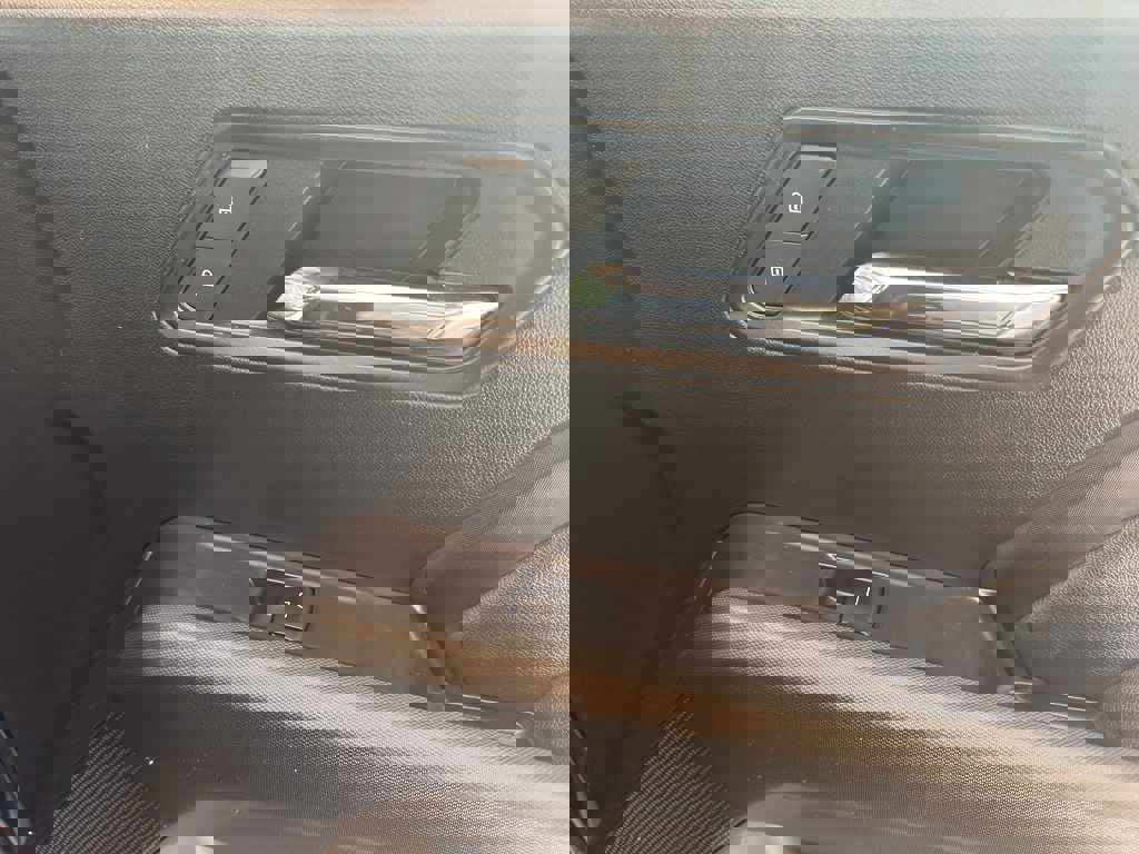 Used 2023 Chevrolet Colorado LT w/ LT Convenience Package III image 15