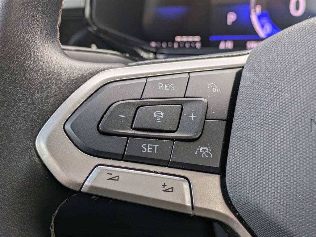 Used 2025 Volkswagen Taos S image 33