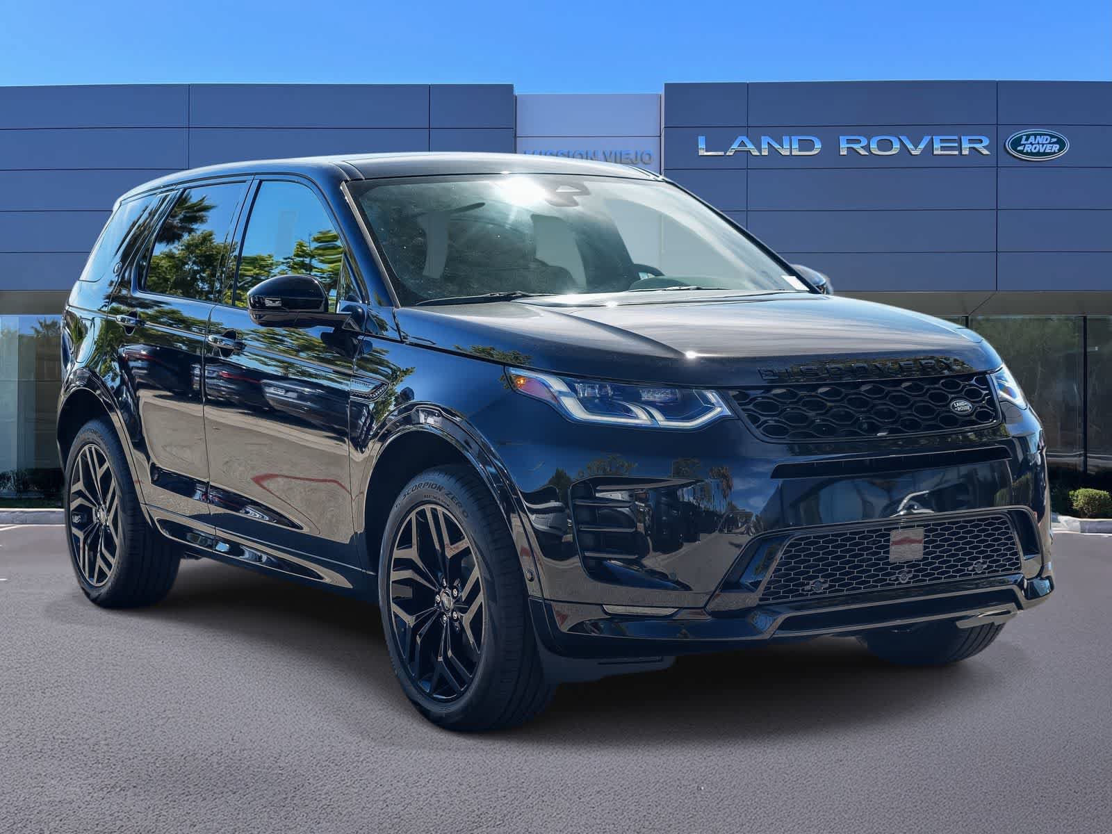 New 2026 Land Rover Discovery Sport Landmark AWD/4WD image 3