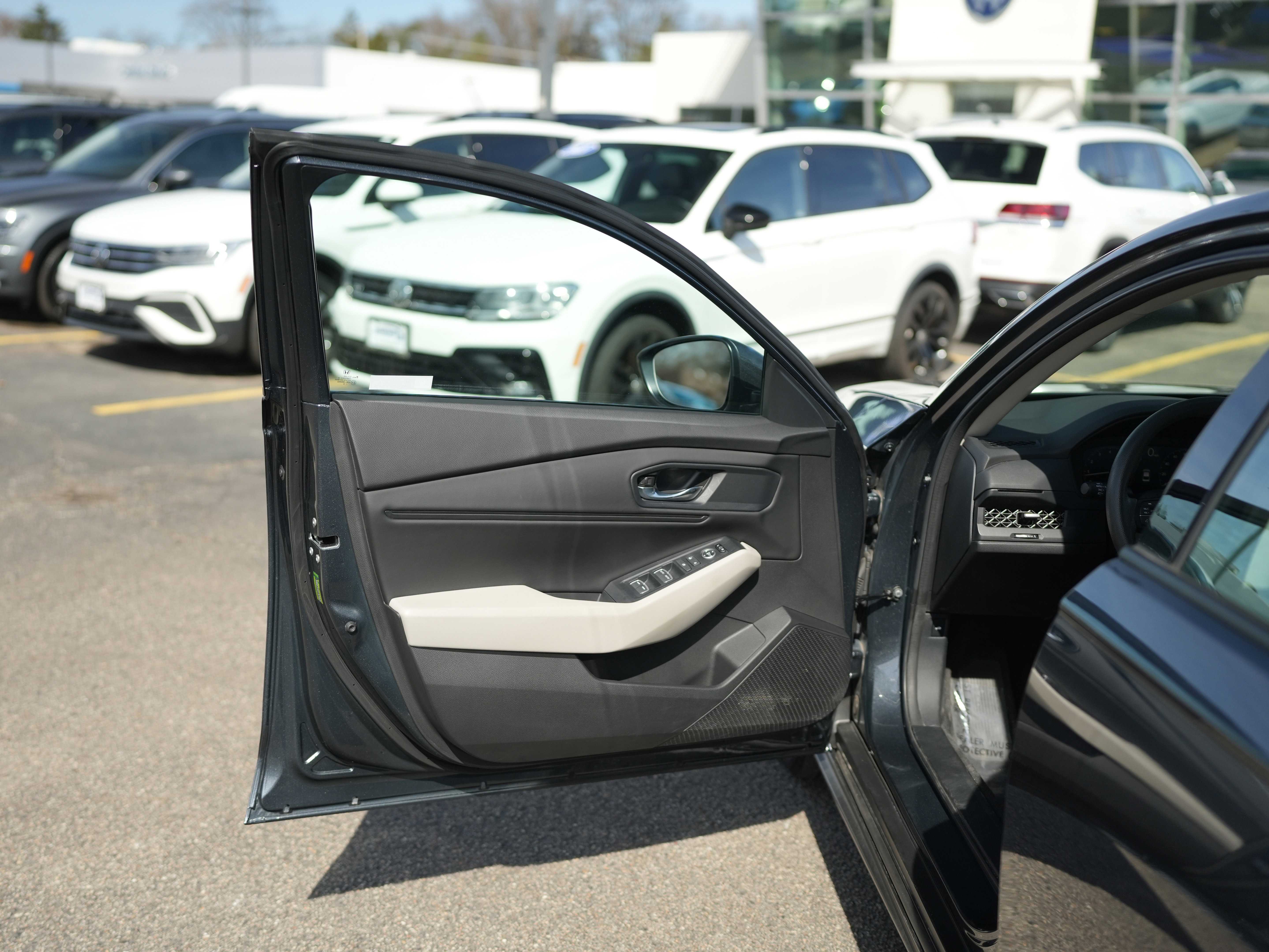 Used 2023 Honda Accord EX image 29