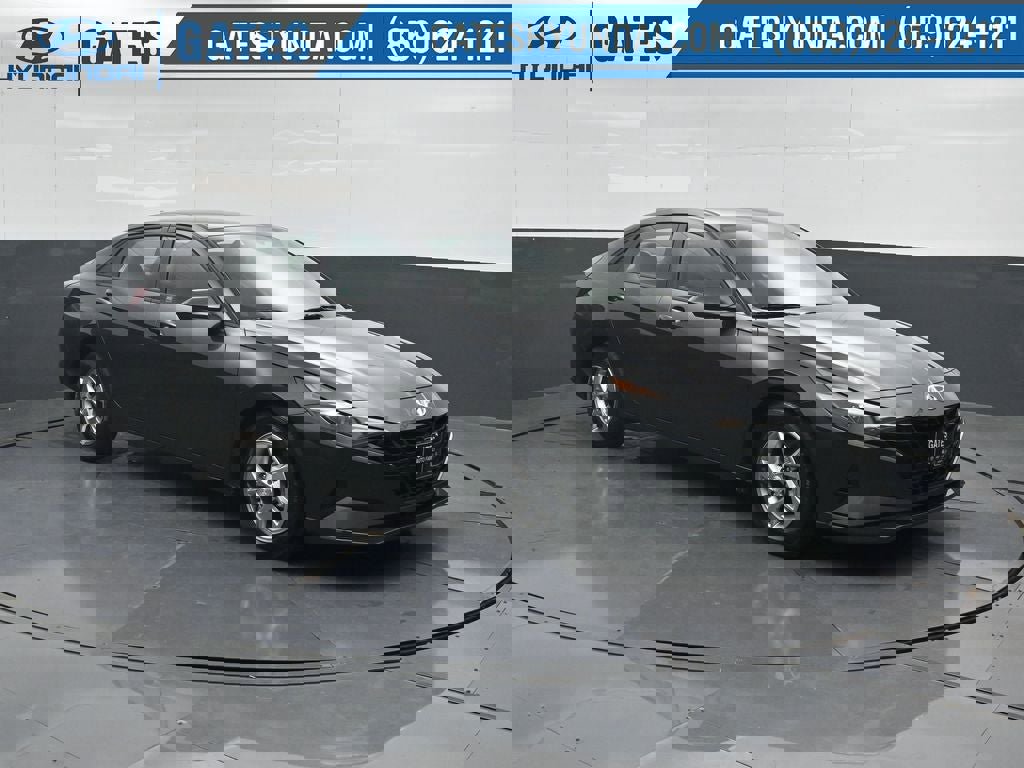 Certified 2021 Hyundai Elantra SE image 4