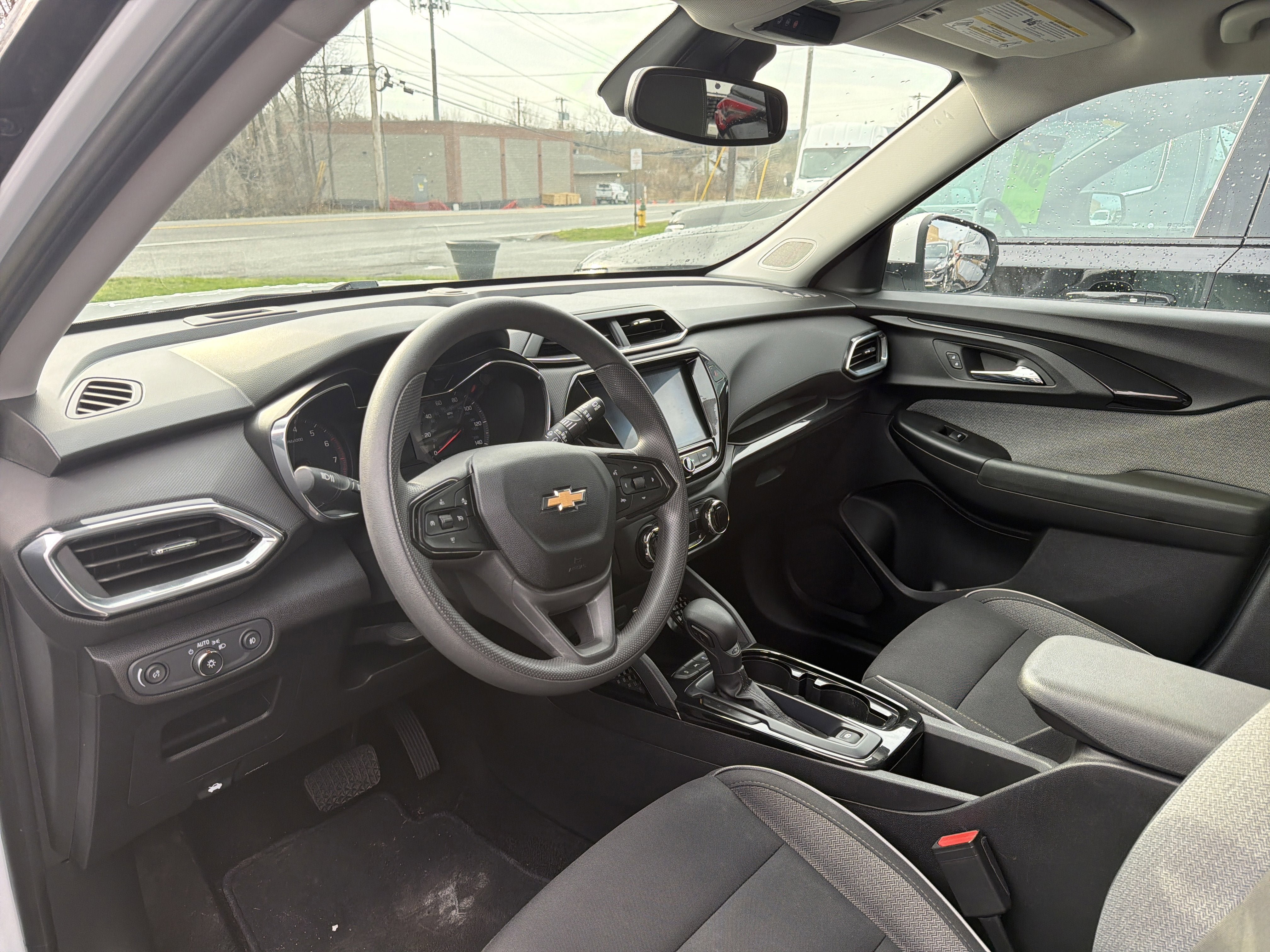 Used 2021 Chevrolet TrailBlazer LT w/ Convenience Package image 9