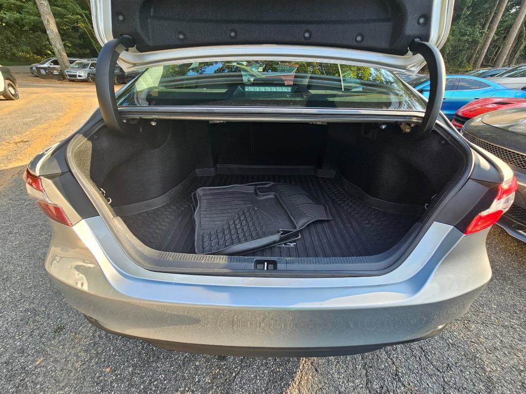 Used 2018 Toyota Camry LE image 29