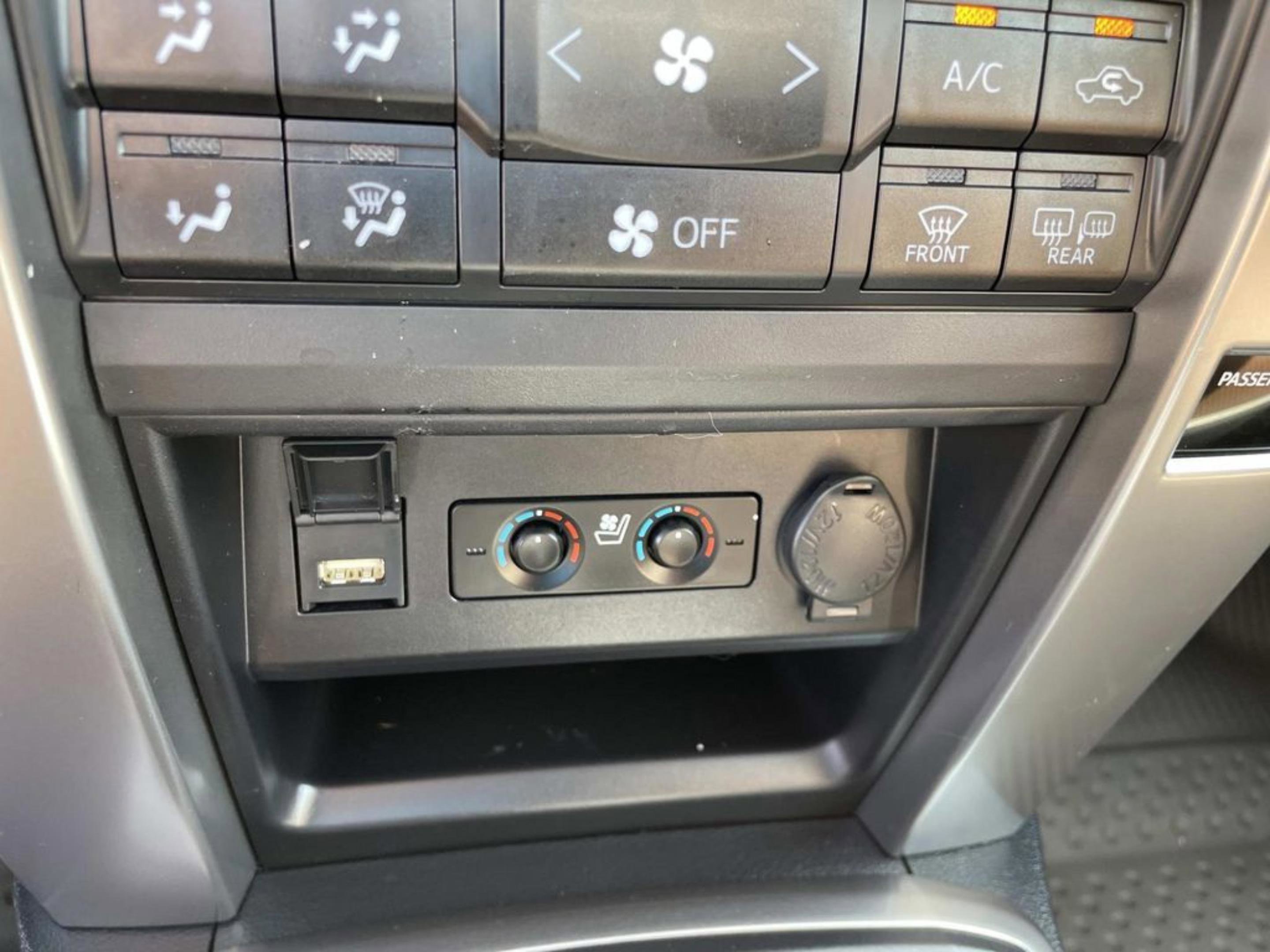 Used 2024 Toyota 4Runner Limited image 29