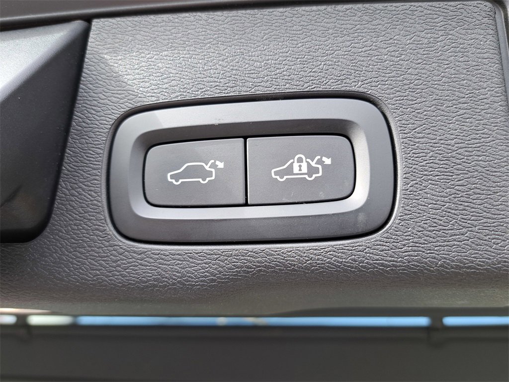 Used 2020 Volvo XC60 T5 Inscription w/ Protection Package image 30