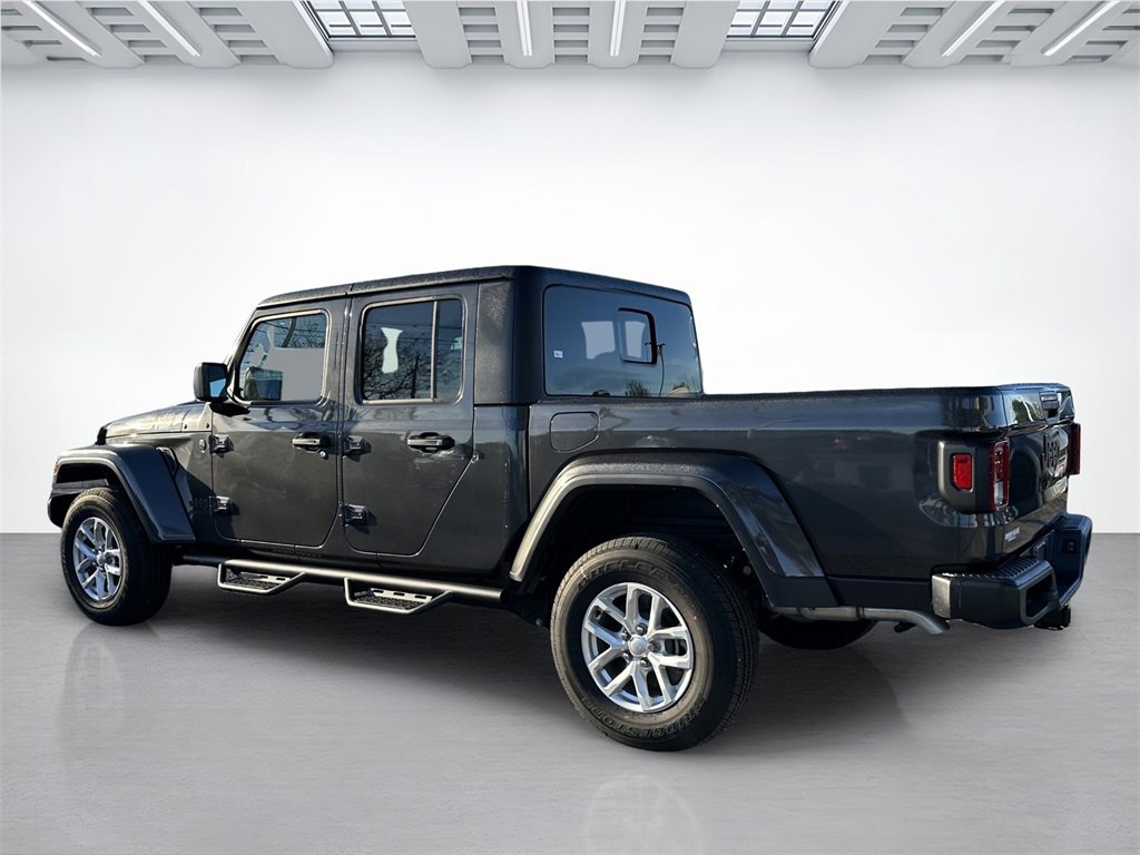 New 2023 Jeep Gladiator Sport image 4