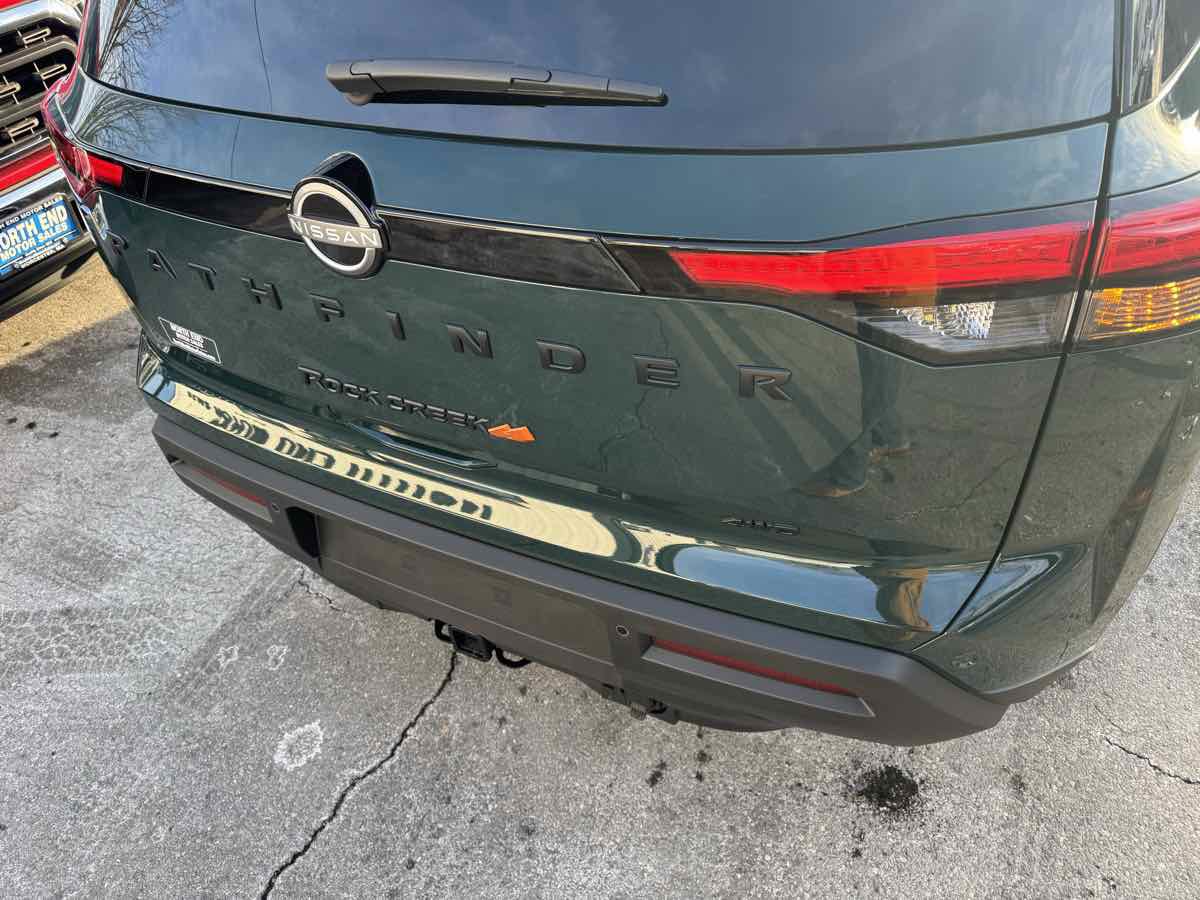 Used 2025 Nissan Pathfinder Rock Creek image 4