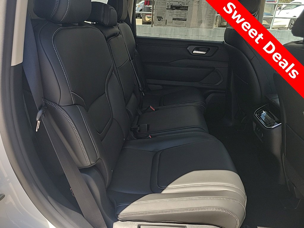 New 2026 Nissan Armada SV image 42