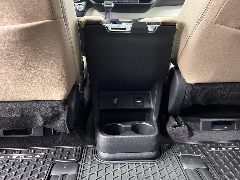 Used 2021 Toyota Sienna Limited AWD/4WD image 40