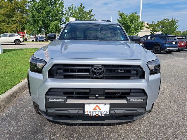 Used 2025 Toyota 4Runner SR5 AWD/4WD image 3