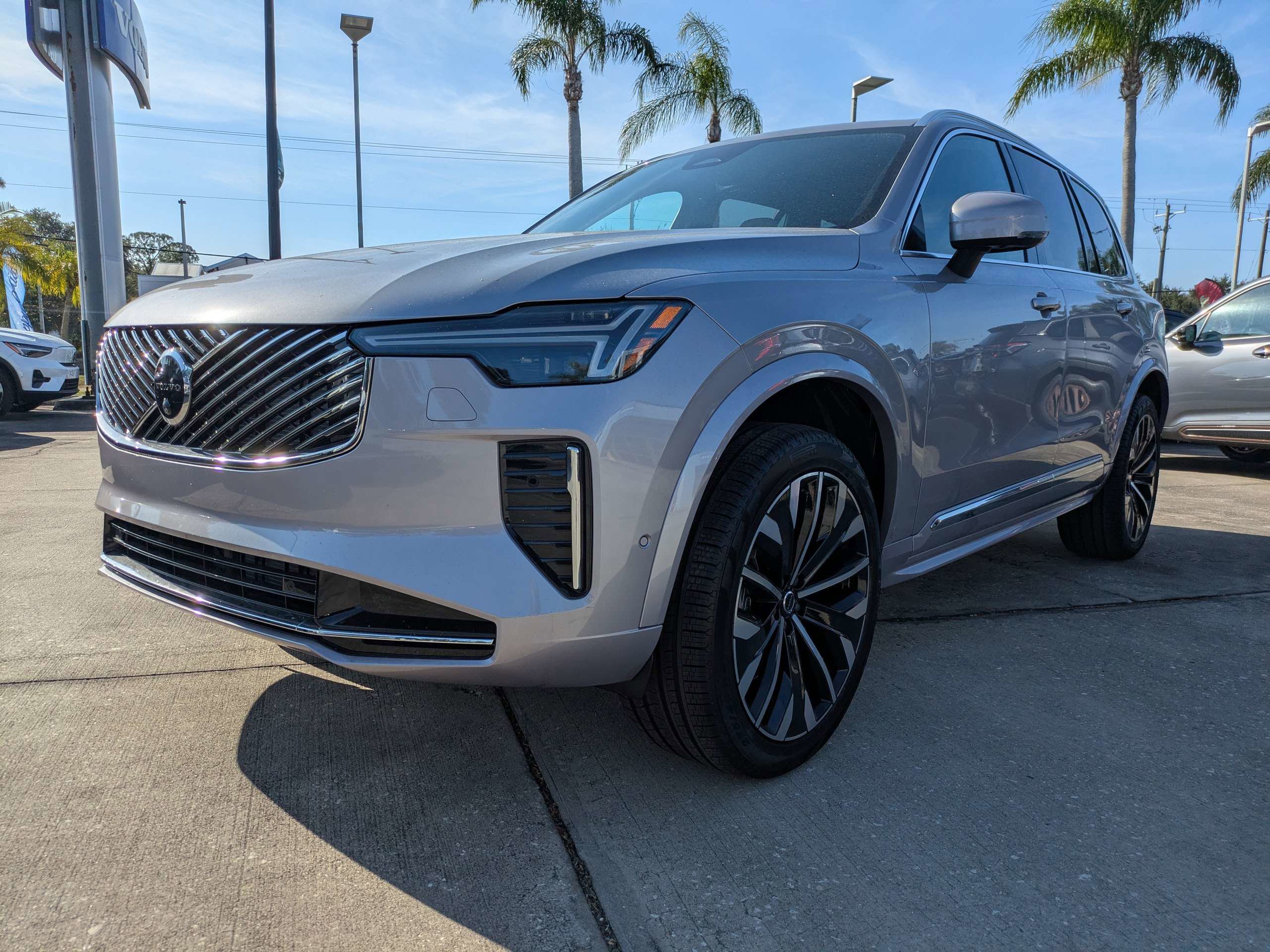 New 2026 Volvo XC90 B6 Plus w/ Protection Package Premier image 8