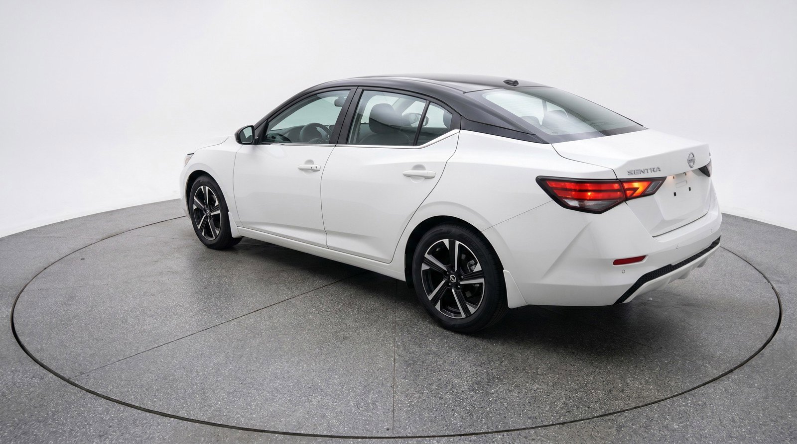 Used 2025 Nissan Sentra SV FWD image 6