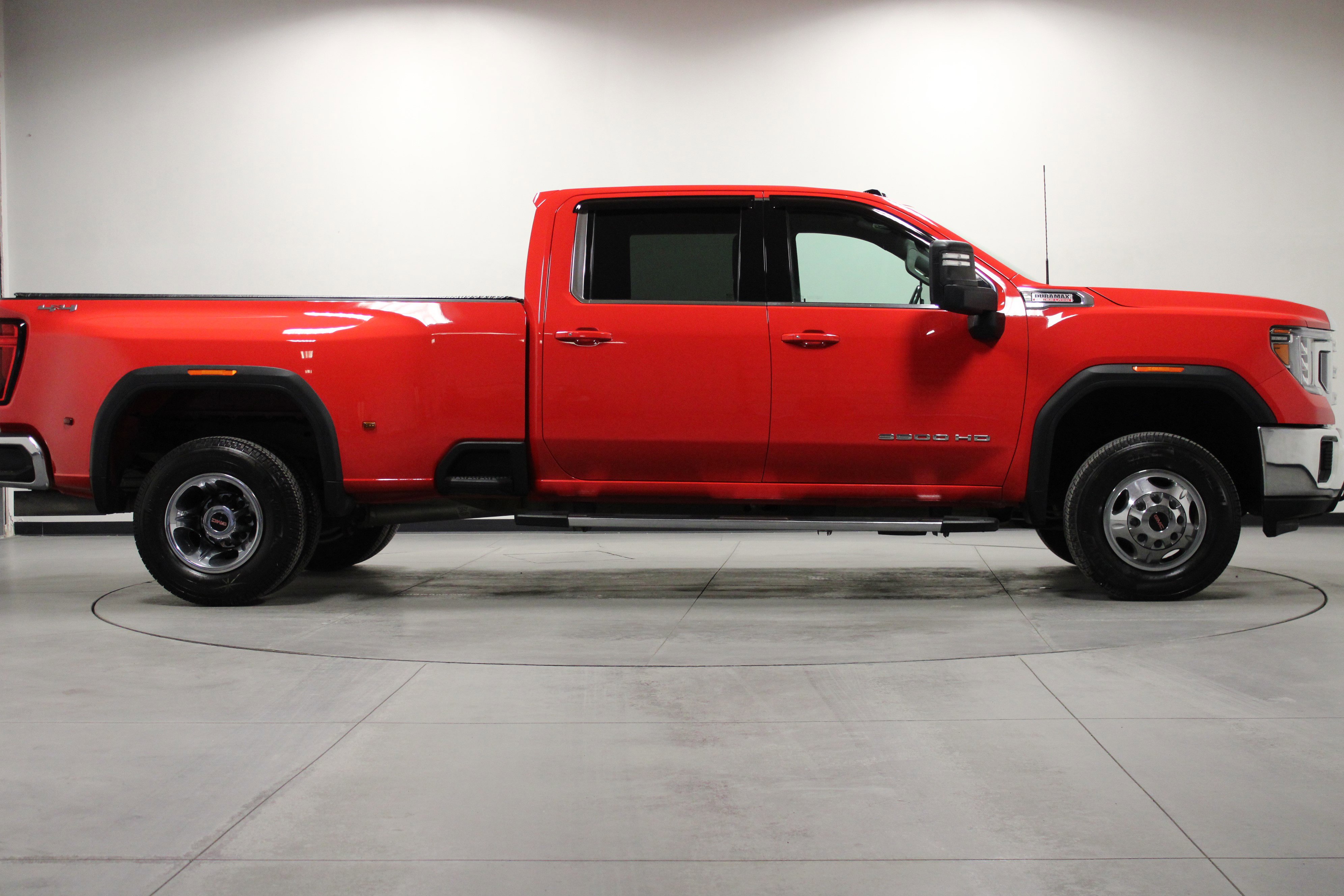 Used 2023 GMC Sierra 3500 SLE image 3