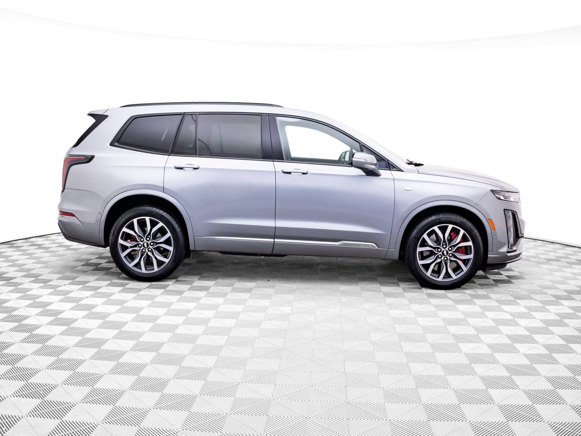 Certified 2024 Cadillac XT6 Sport w/ Technology Package AWD/4WD image 8