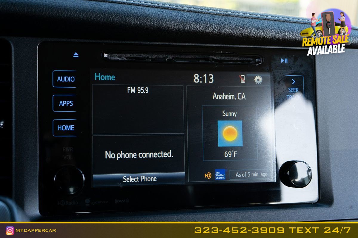 Used 2017 Toyota Sienna SE FWD image 29