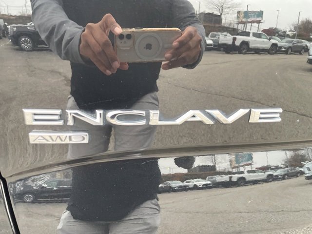 Used 2020 Buick Enclave Essence image 9