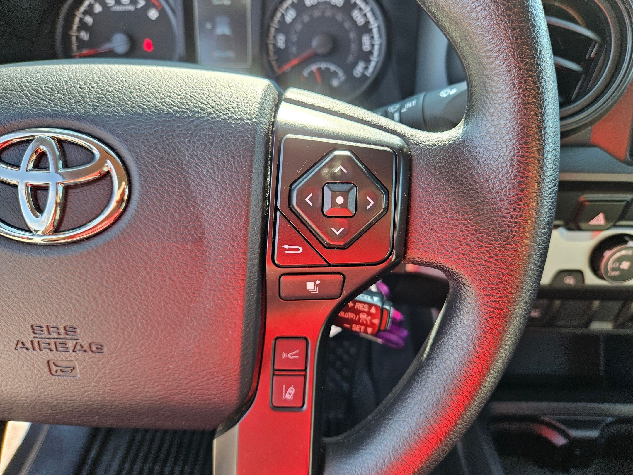 Used 2023 Toyota Tacoma SR w/ SR Convenience Package RWD image 18