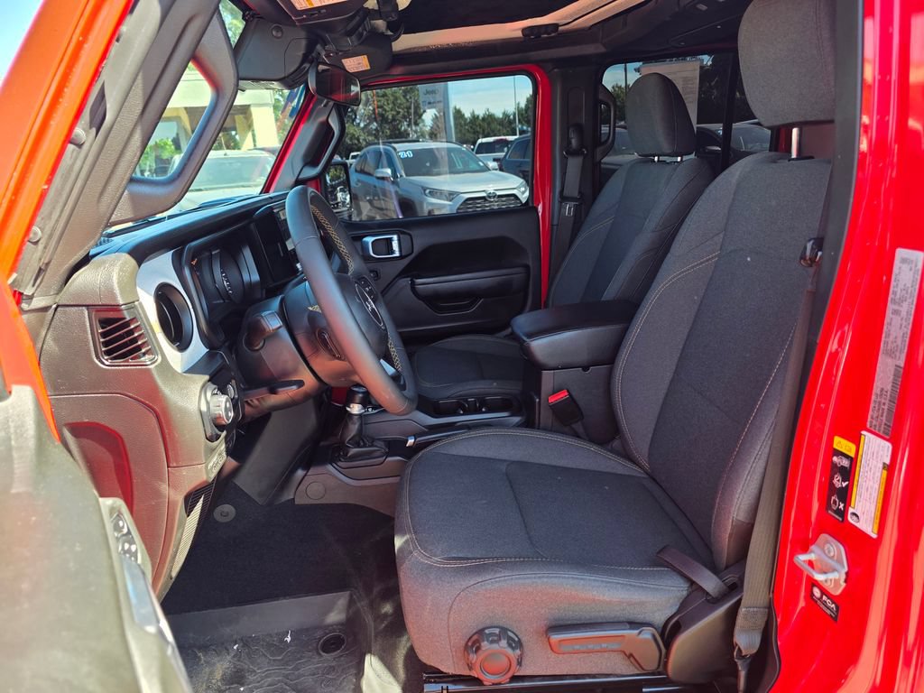 Used 2024 Jeep Gladiator Sport AWD/4WD image 4