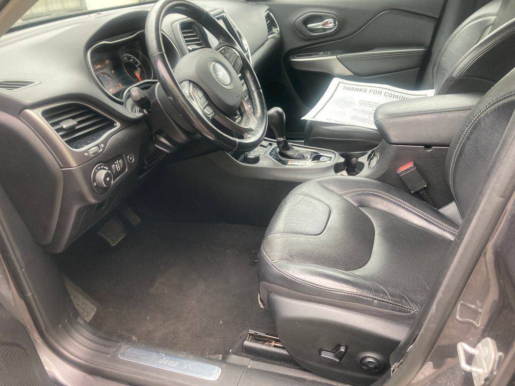 Used 2020 Jeep Cherokee Limited AWD/4WD image 12