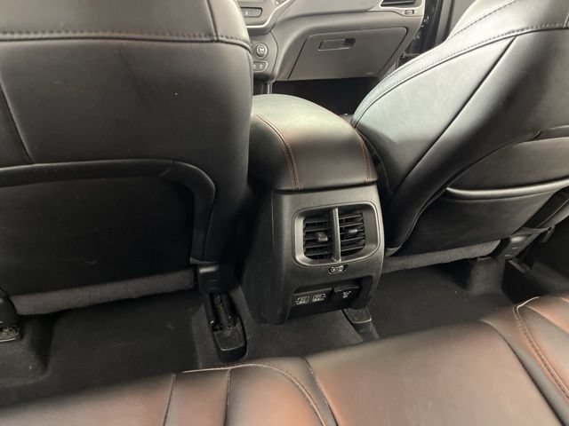 Used 2022 Jeep Cherokee Trailhawk w/ Comfort/Convenience Group AWD/4WD image 48