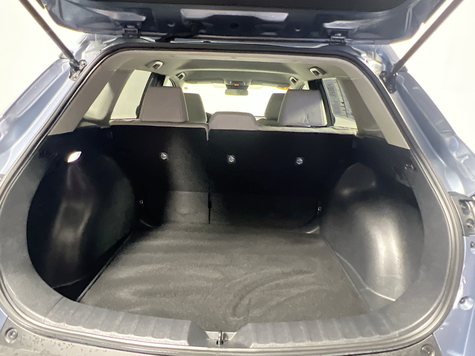 Used 2025 Toyota Corolla Cross L FWD image 32